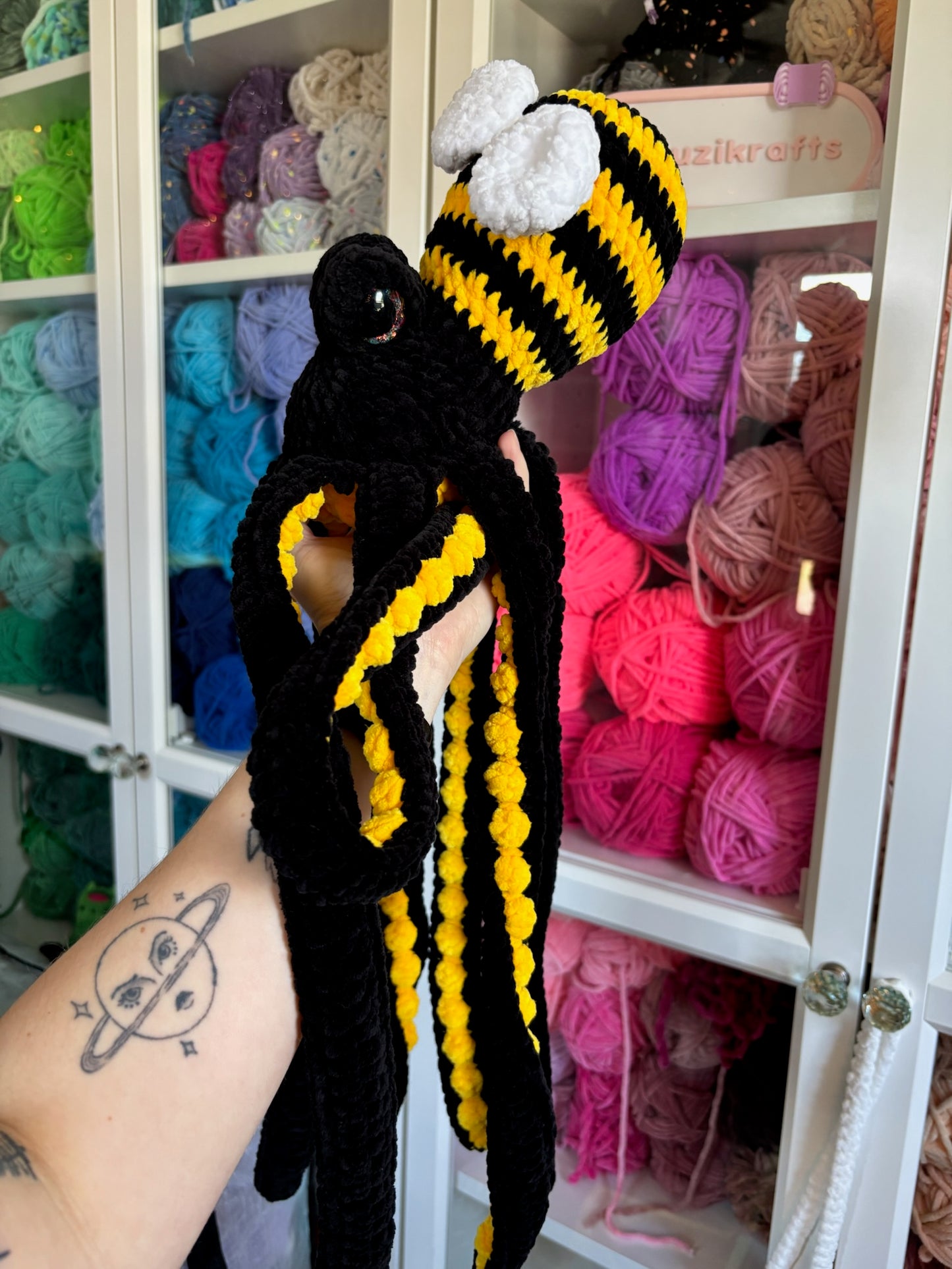 Bumblebee Anchor the Octopus