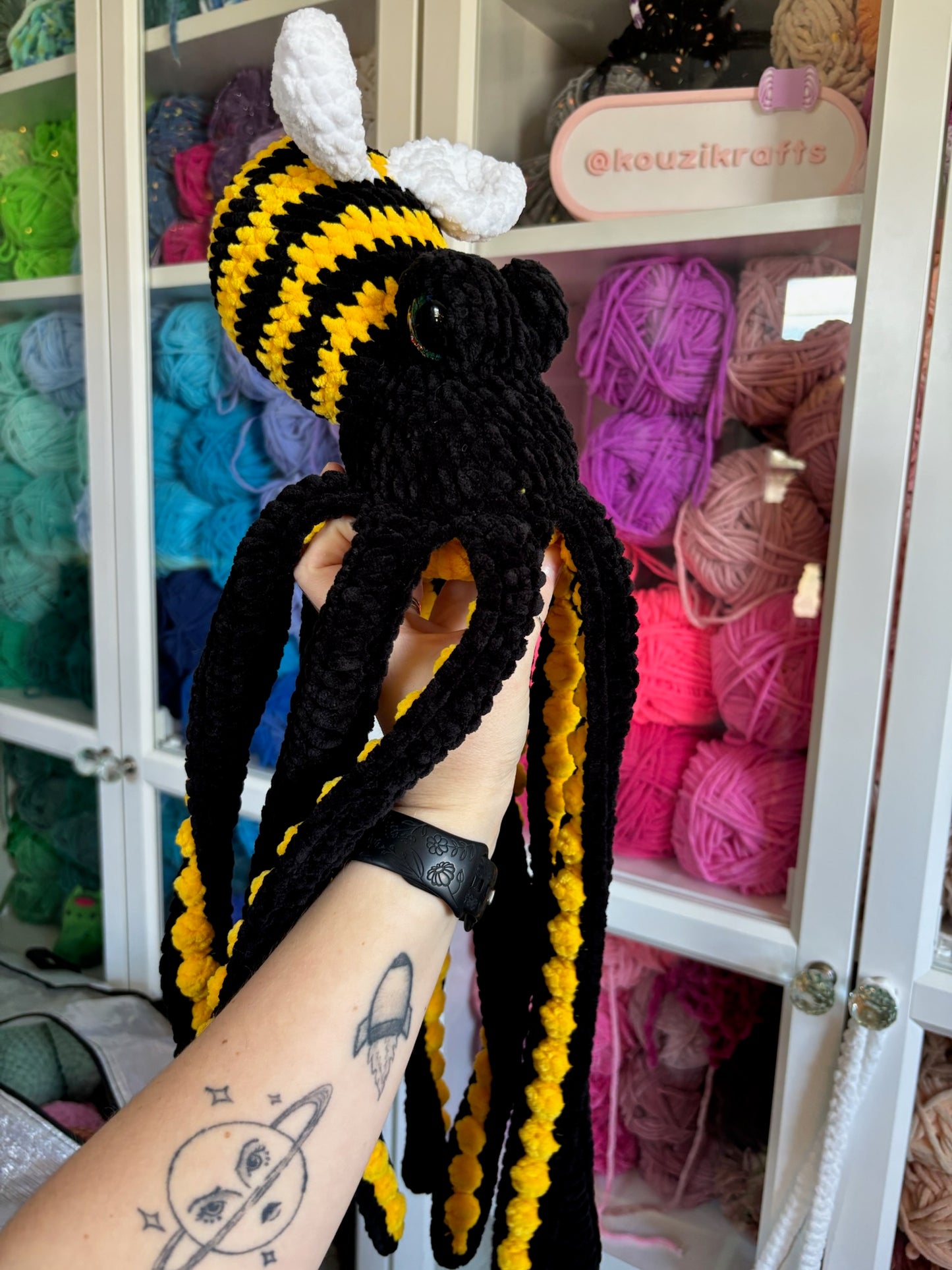Bumblebee Anchor the Octopus